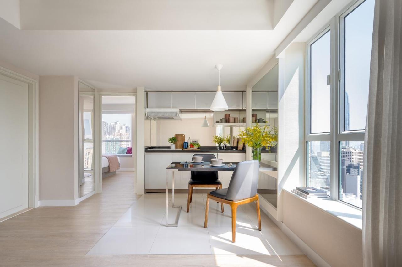 Deluxe Suite Skyline
